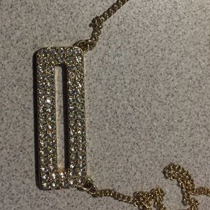 Necklase with sparkling rhinestones